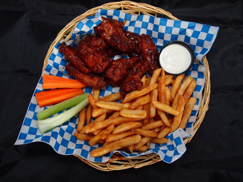 Chalkers Sports Bar and Grill | 247 Marlee Ave, North York, ON M6B 1N3, Canada | Phone: (416) 789-2531