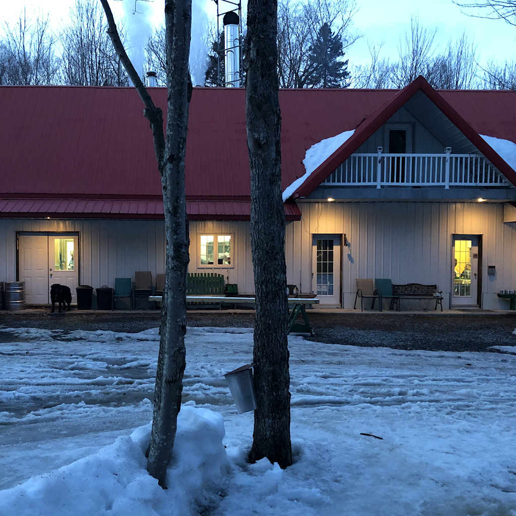 Cabane à Sucre Chez Athanas | 1495 Rang Saint Étienne N, Sainte-Marie, QC G6E 3A7, Canada | Phone: (418) 387-7880