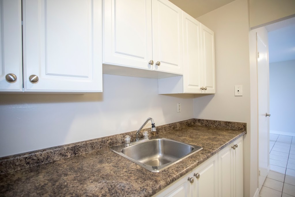 Confederation Place Apartments - Skyline Living | 104 Confederation Dr, St Thomas, ON N5P 3P4, Canada | Phone: (226) 213-4541