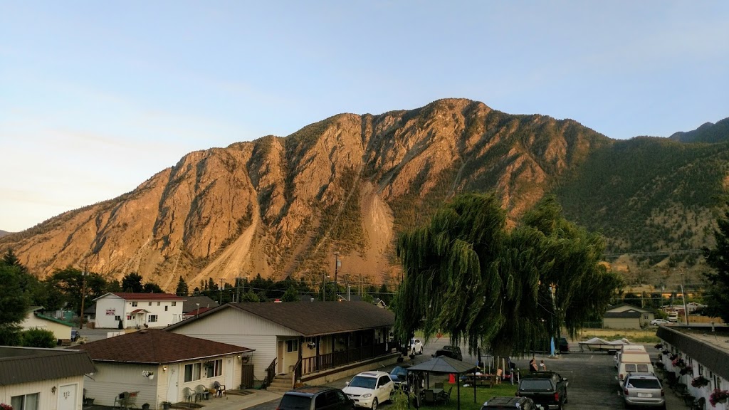 Elks Motel | 310 7th Ave, Keremeos, BC V0X 1N3, Canada | Phone: (250) 499-2043