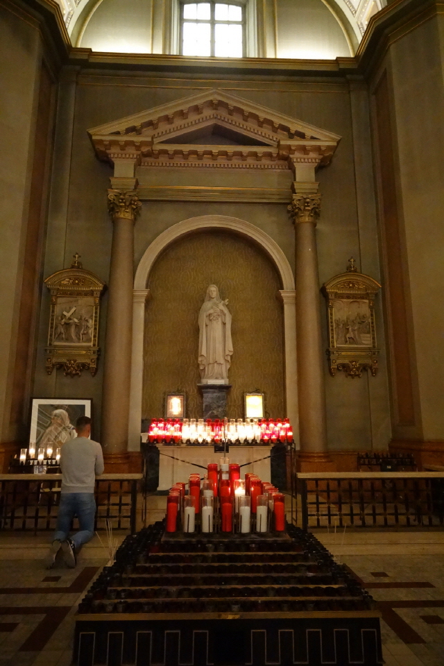 Légion de Marie | Cathédrale Marie-Reine-du-Monde, 1071 Rue de la Cathédrale, Montréal, QC H3B 2V4, Canada | Phone: (514) 864-5643