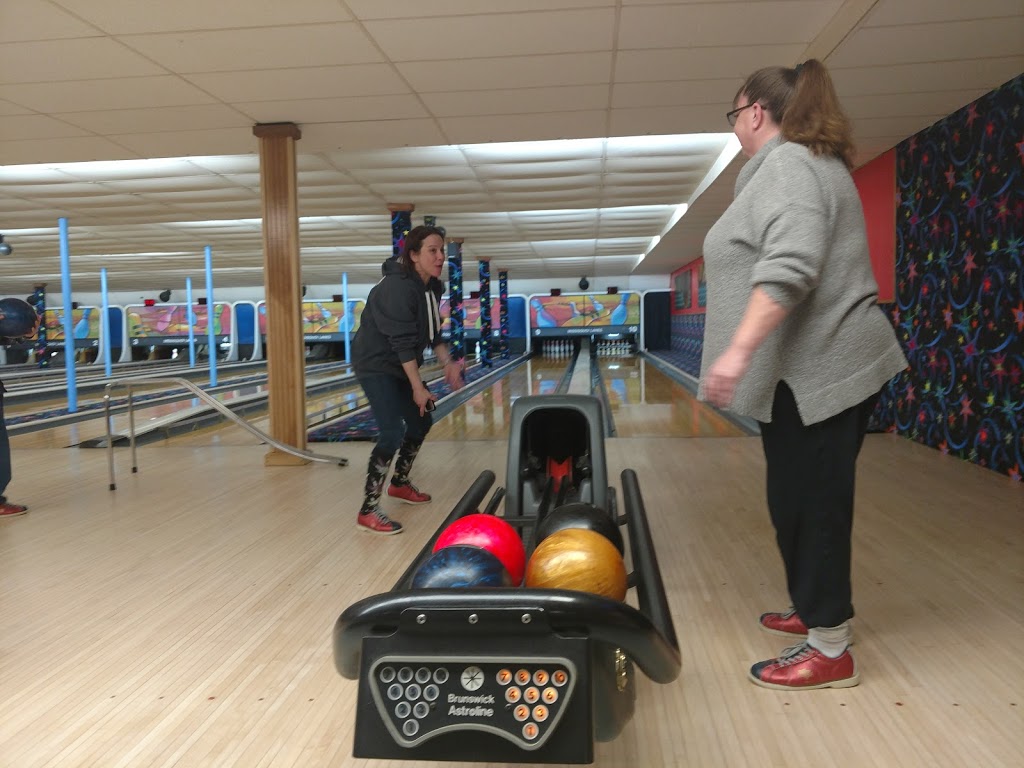 Missisquoi Lanes | 3010 VT-100, Lowell, VT 05847, USA | Phone: (802) 744-6630