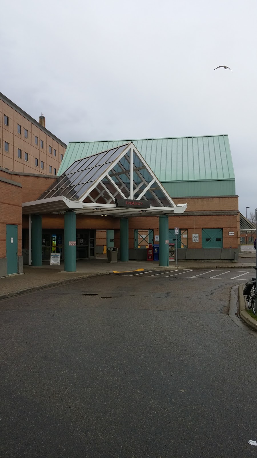 Grey Nuns Community Hospital | 1100 Youville Dr W Northwest, Edmonton, AB T6L 5X8, Canada | Phone: (780) 735-7000