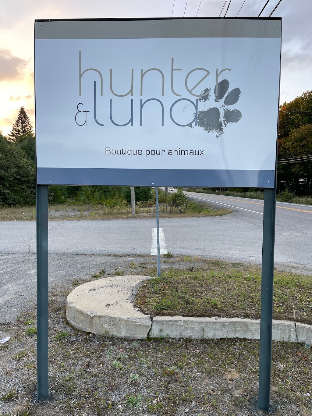 Hunter et Luna - Boutique pour animaux | 1780 QC-335, Saint-Lin - Laurentides, QC J5M 1Y3, Canada | Phone: (514) 233-7734