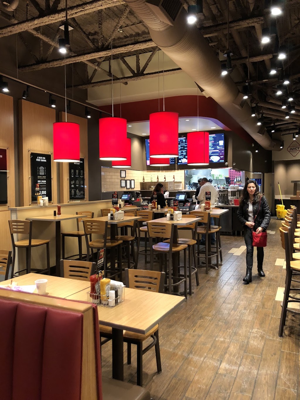 Smashburger | 971 64 Ave NE, Calgary, AB T2E 9B7, Canada | Phone: (587) 315-0804