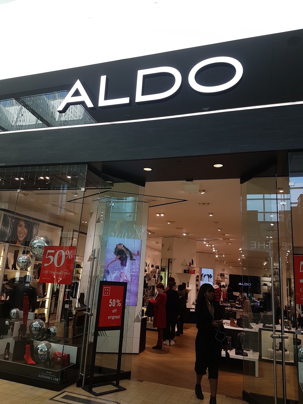 Aldo | 3401 Dufferin St, North York, ON M6A 2T9, Canada | Phone: (416) 783-9472