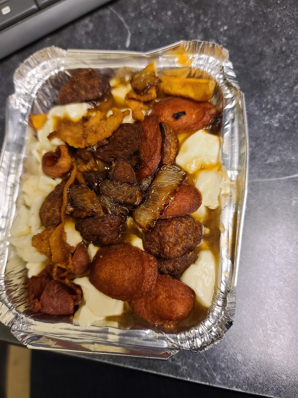 Votre Poutine | 5150 Bd de lOrmière, Québec, QC G1P 4B2, Canada | Phone: (418) 877-0888