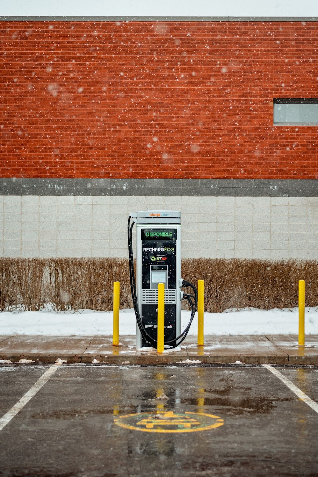 ChargePoint Charging Station | 2400 Bd du Millénaire, Saint-Basile-le-Grand, QC J3N 1T8, Canada | Phone: (888) 758-4389