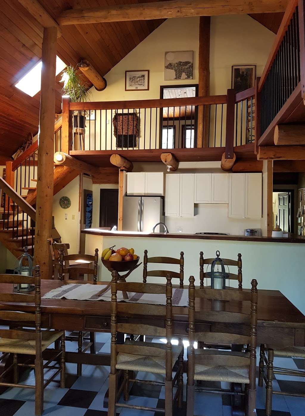 Log House Lodge Galiano | 754 Burrill Rd, Galiano Island, BC V0N 1P0, Canada | Phone: (250) 539-5785