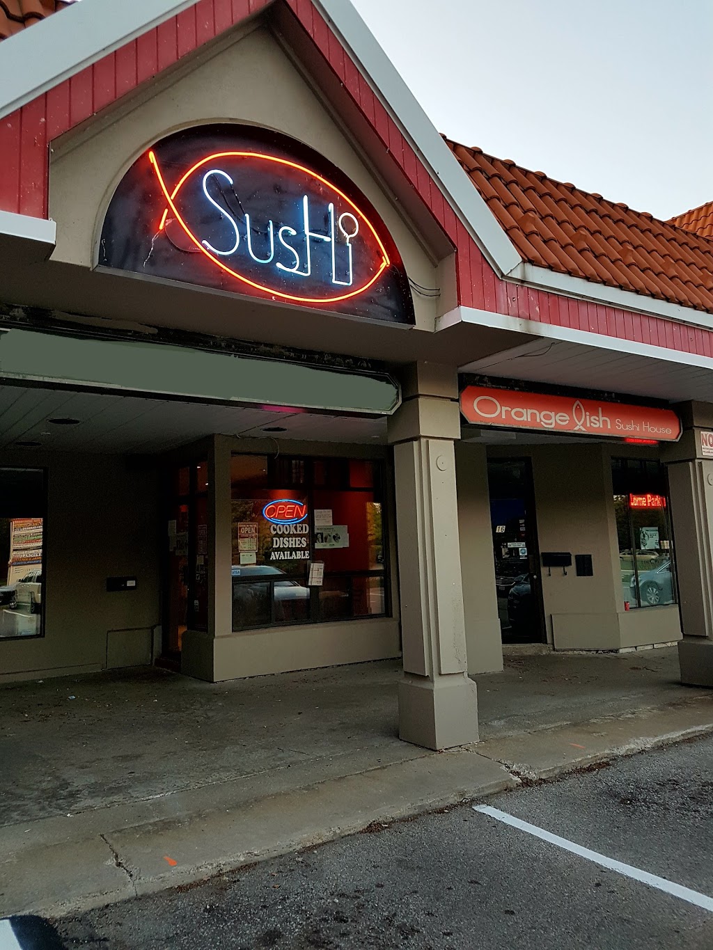 Orange Fish Sushi House | 1107 Lorne Park Rd, Mississauga, ON L5H 3A1, Canada | Phone: (905) 271-8880