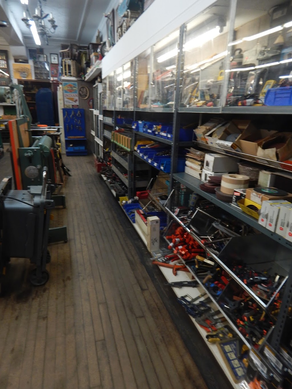 The 689r new & used tool store | 222 Kenilworth Ave N, Hamilton, ON L8H 4S2, Canada | Phone: (905) 730-6898