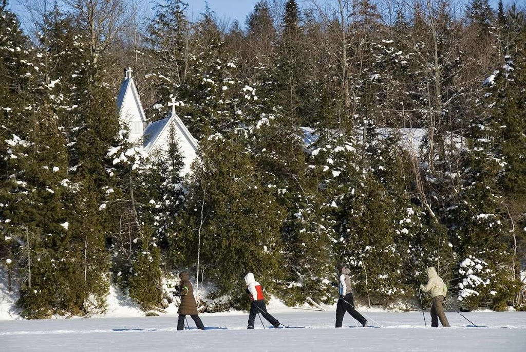 La Petite Auberge de Jouvence | 131 Chemin de Jouvence, Orford, QC J1X 6R2, Canada | Phone: (800) 567-3134