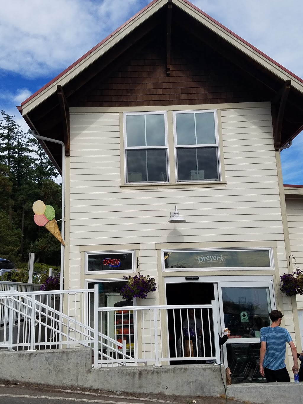 Orcas Village Store | 10 Killebrew Lake Rd, Orcas, WA 98280, USA | Phone: (360) 376-8860