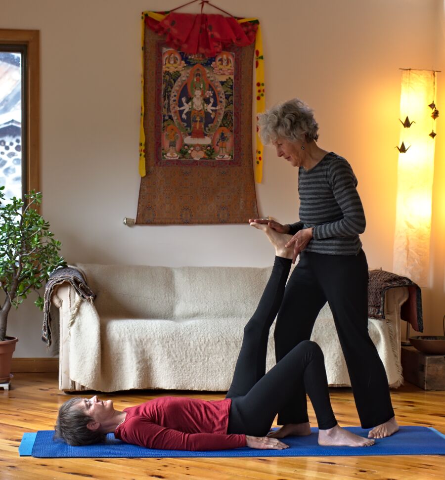 Hanna Back Yoga Therapy | 3261 Holleford Rd, Hartington, ON K0H 1W0, Canada | Phone: (613) 372-5240