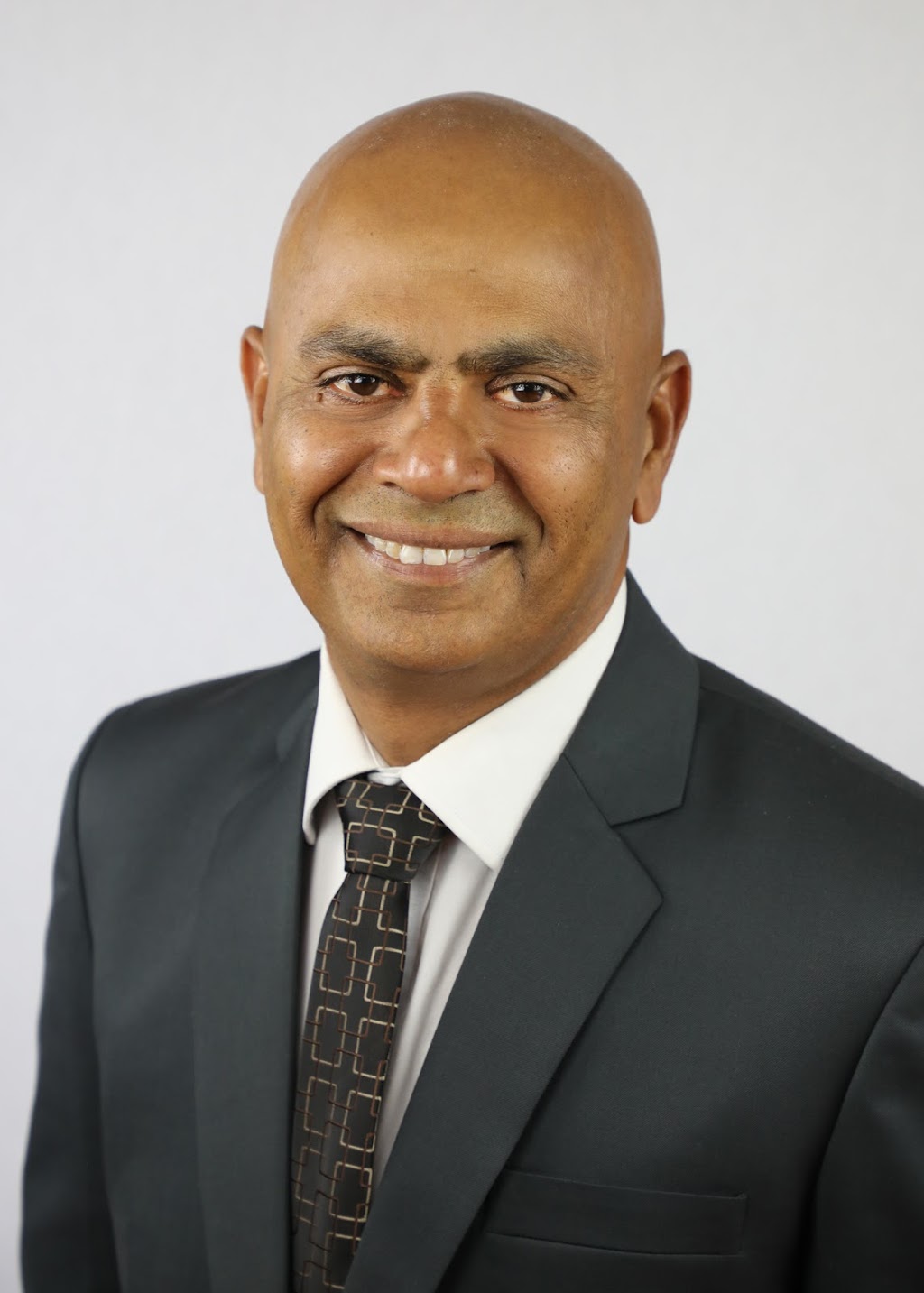 Surinder Valecha Red and White Realty | 59 Frey Crescent, Kitchener, ON N2E 4L6, Canada | Phone: (519) 635-6590