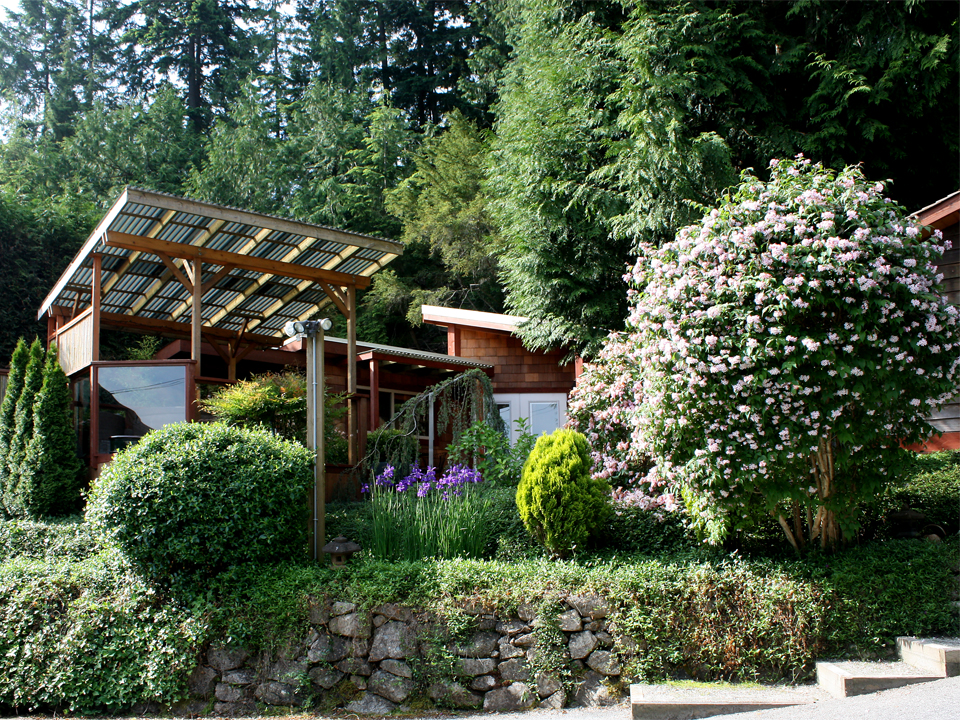 Takahashi Gardens Waterfront Retreat | 5794 Marine Way, Sechelt, BC V0N 3A6, Canada | Phone: (877) 885-9963