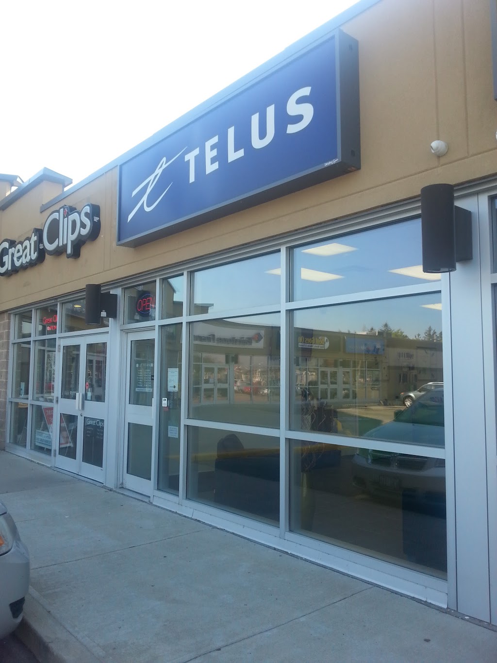 Communication Zone | Authorized TELUS & KOODO Dealer | 265 King George Rd Unit 122, Brantford, ON N3R 6Y1, Canada | Phone: (844) 884-9100