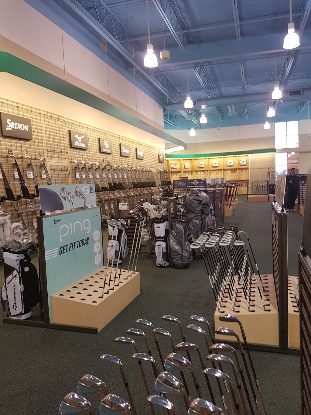 Golf Town | 915 Empress St Unit 600, Winnipeg, MB R3G 3P8, Canada | Phone: (204) 775-5534