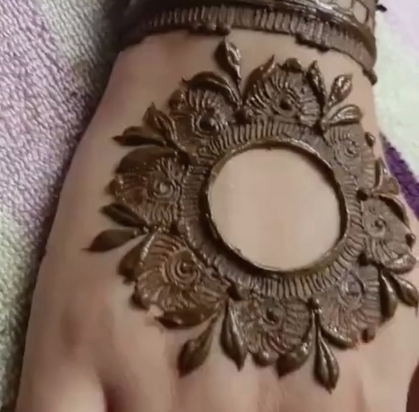 Humaira makeup hair &henna | Burnt Elm Dr, Brampton, ON L7A 1T4, Canada | Phone: (647) 669-5739