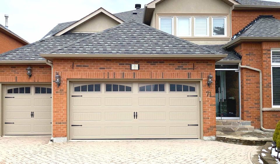 Garage Door Repair Beasts Barrie | 1 Bedford Estates Cres, Barrie, ON L4N 9K5, Canada | Phone: (647) 424-3555