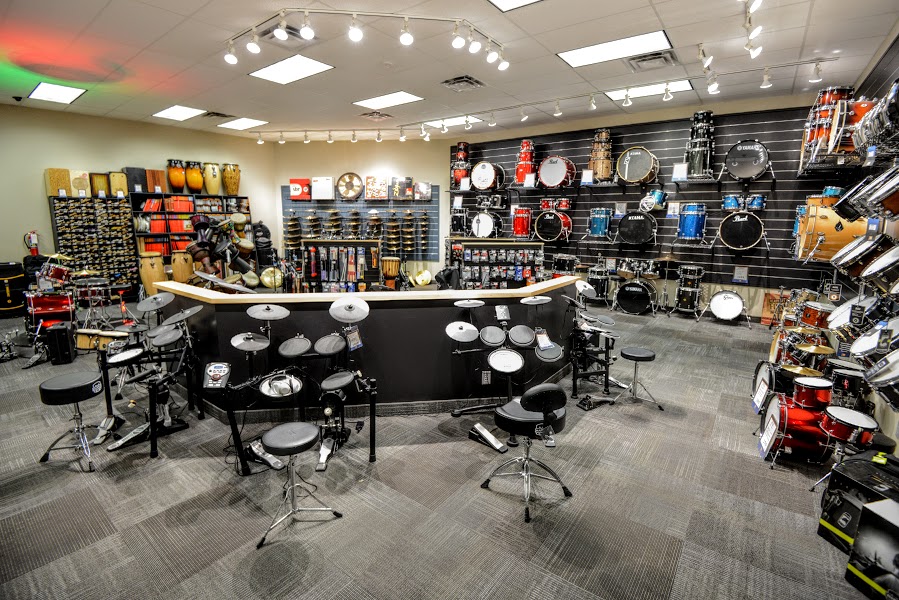 Long & McQuade Musical Instruments | 900 Rathburn Rd W, Mississauga, ON L5C 4L3, Canada | Phone: (905) 273-3939