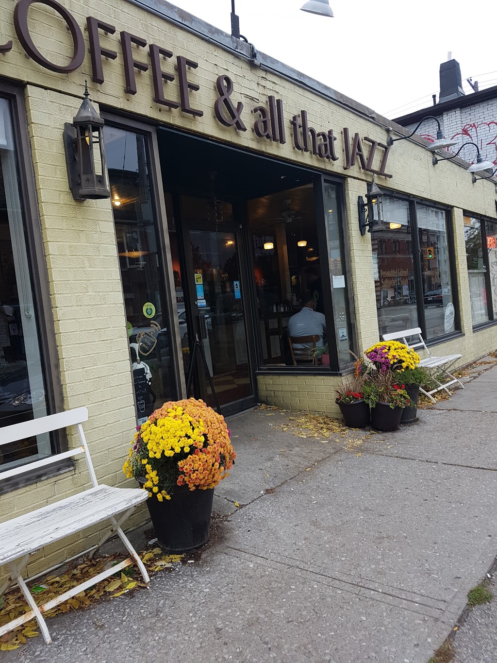 Coffee & All That Jazz | 72 Howard Park Ave, Toronto, ON M6R 1V7, Canada | Phone: (416) 531-7622