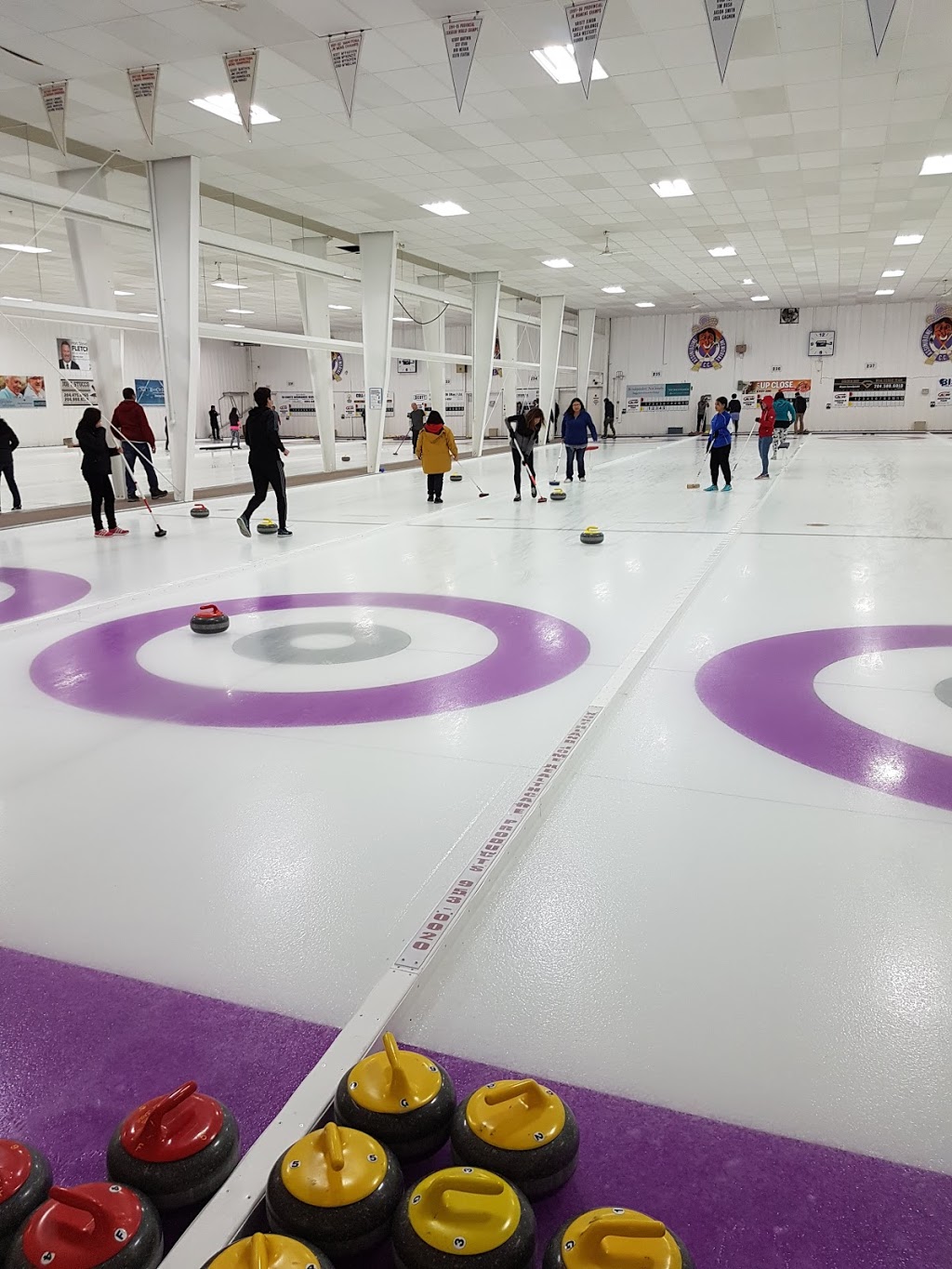 Assiniboine Memorial Curling Club | 940 Vimy Rd, Winnipeg, MB R2Y 0T8, Canada | Phone: (204) 832-5817