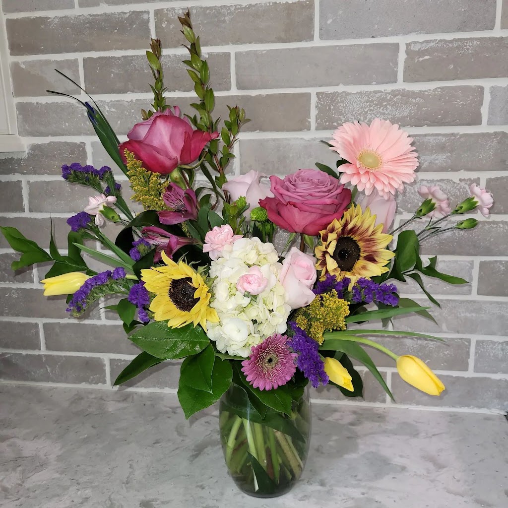 Wyldewood Blooms | 662 Empire Rd, Sherkston, ON L0S 1R0, Canada | Phone: (289) 690-0480