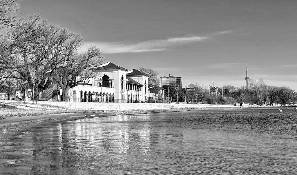 Toronto Adventures: Sunnyside Beach Paddling Centre | Sunnyside, Toronto, ON M6S 5A3, Canada | Phone: (416) 536-2067