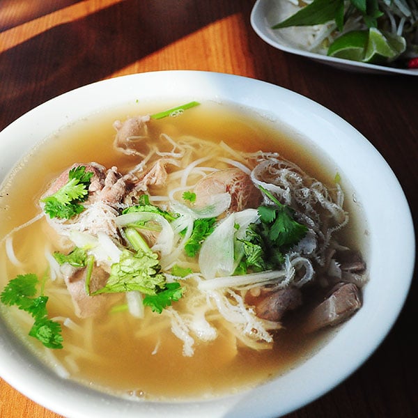 Pho Vaughan | 9421 Jane St Unit 119, Maple, ON L6A 4H8, Canada | Phone: (905) 832-2205