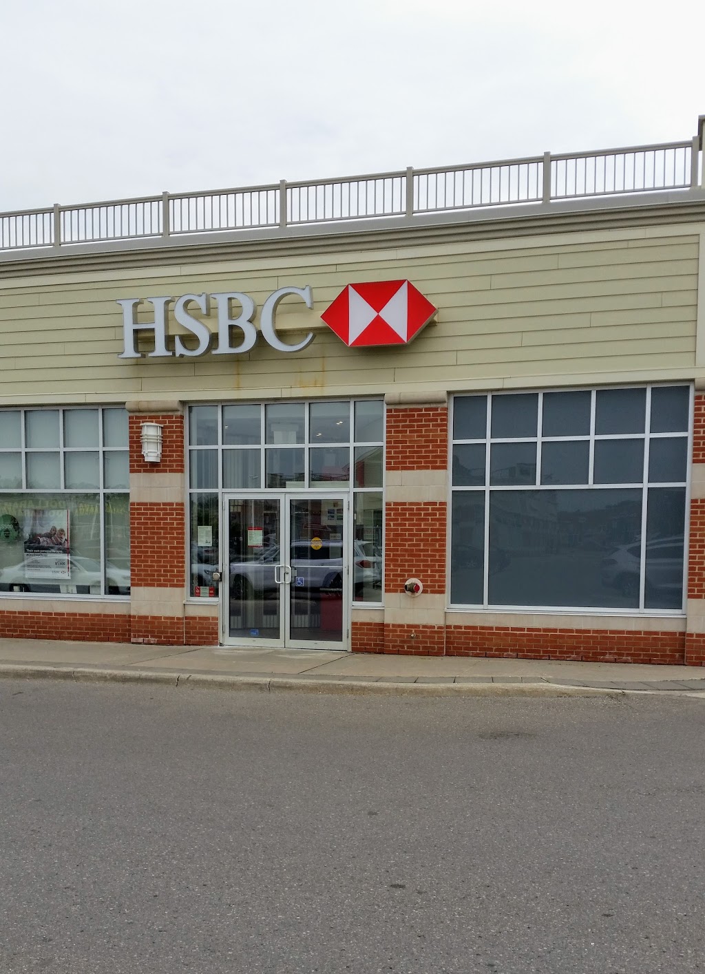 HSBC Bank | 1420 Major MacKenzie Dr W #101, Maple, ON L6A 4H6, Canada | Phone: (888) 310-4722