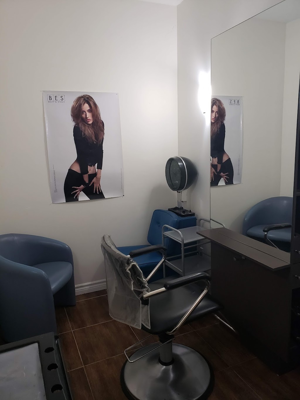 TWEEZERS UNISEX HAIR DESIGN | 3098 Carling Ave, Nepean, ON K2B 7K2, Canada | Phone: (613) 820-5209