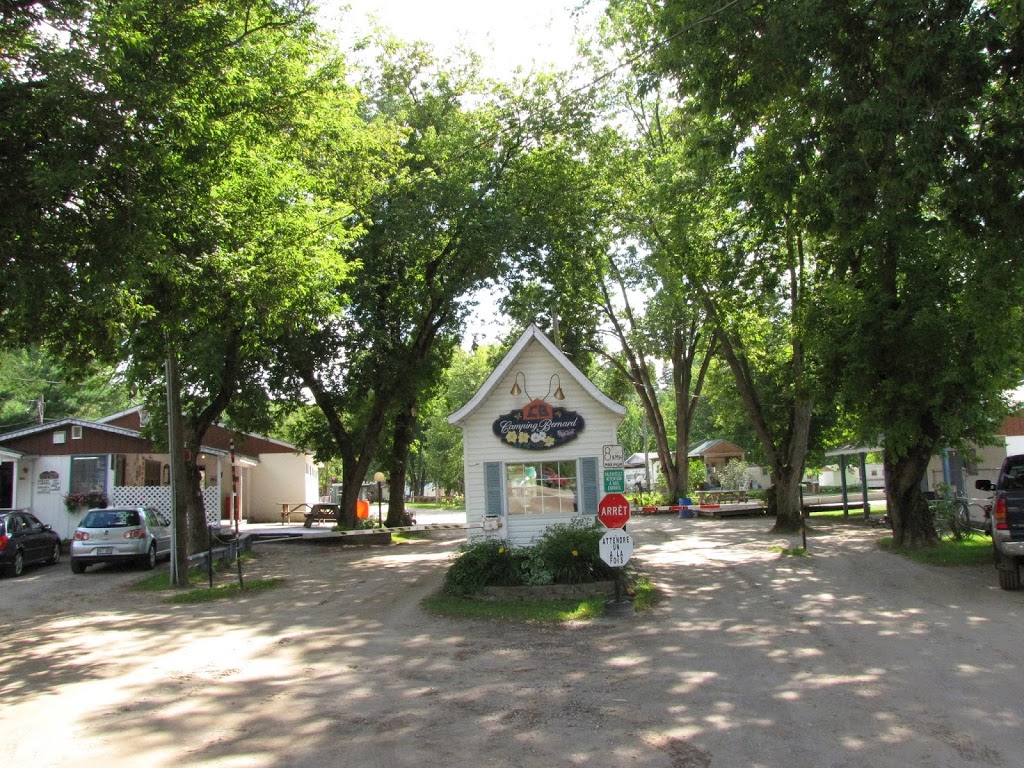 Camping Plage Bernard | 100 Rue Bernard, Sainte-Mélanie, QC J0K 3A0, Canada | Phone: (450) 756-2560