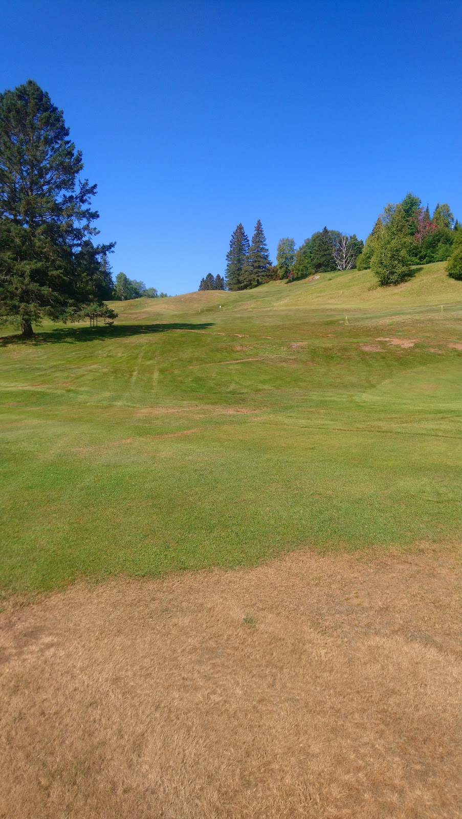 Golf Sainte-Agathe | 21 Chem. du Golf, Sainte-Agathe-des-Monts, QC J8C 2Z7, Canada | Phone: (819) 326-3022