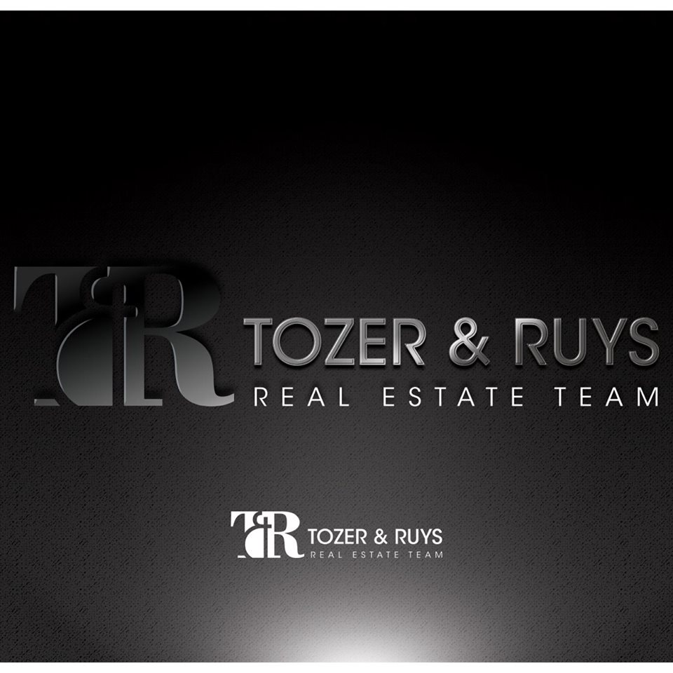 The Tozer & Ruys Real Estate Team - Century 21 | 1642 Bath Rd, Kingston, ON K7M 4X6, Canada | Phone: (613) 545-7355