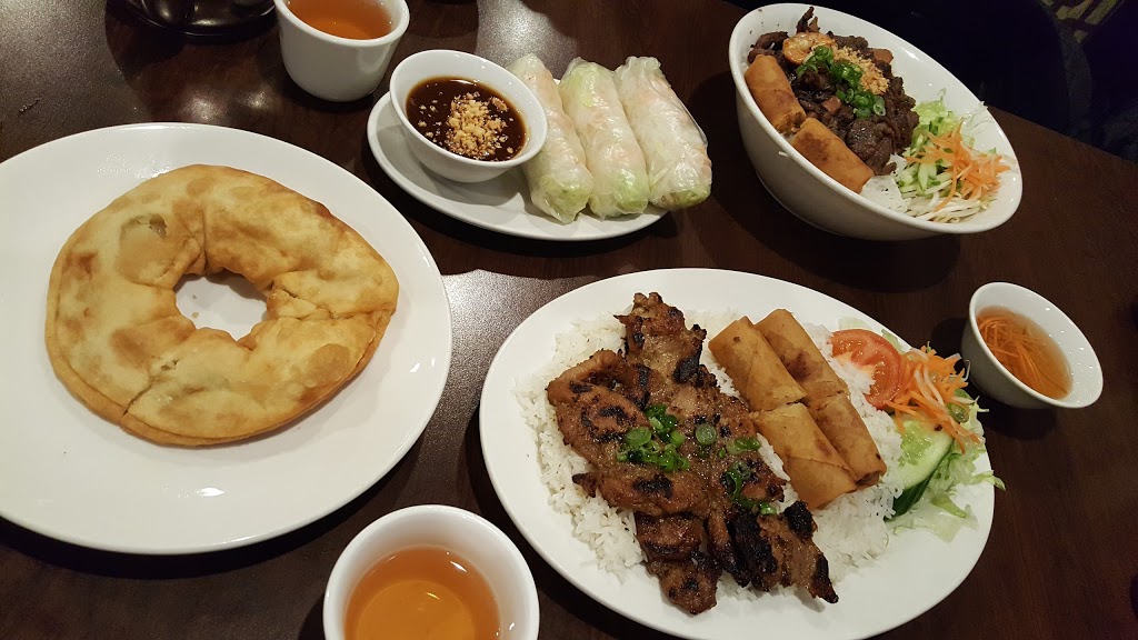 Pho Hoan Pasteur | 9621 167 Ave NW, Edmonton, AB T5Z 3S3, Canada | Phone: (780) 476-1116