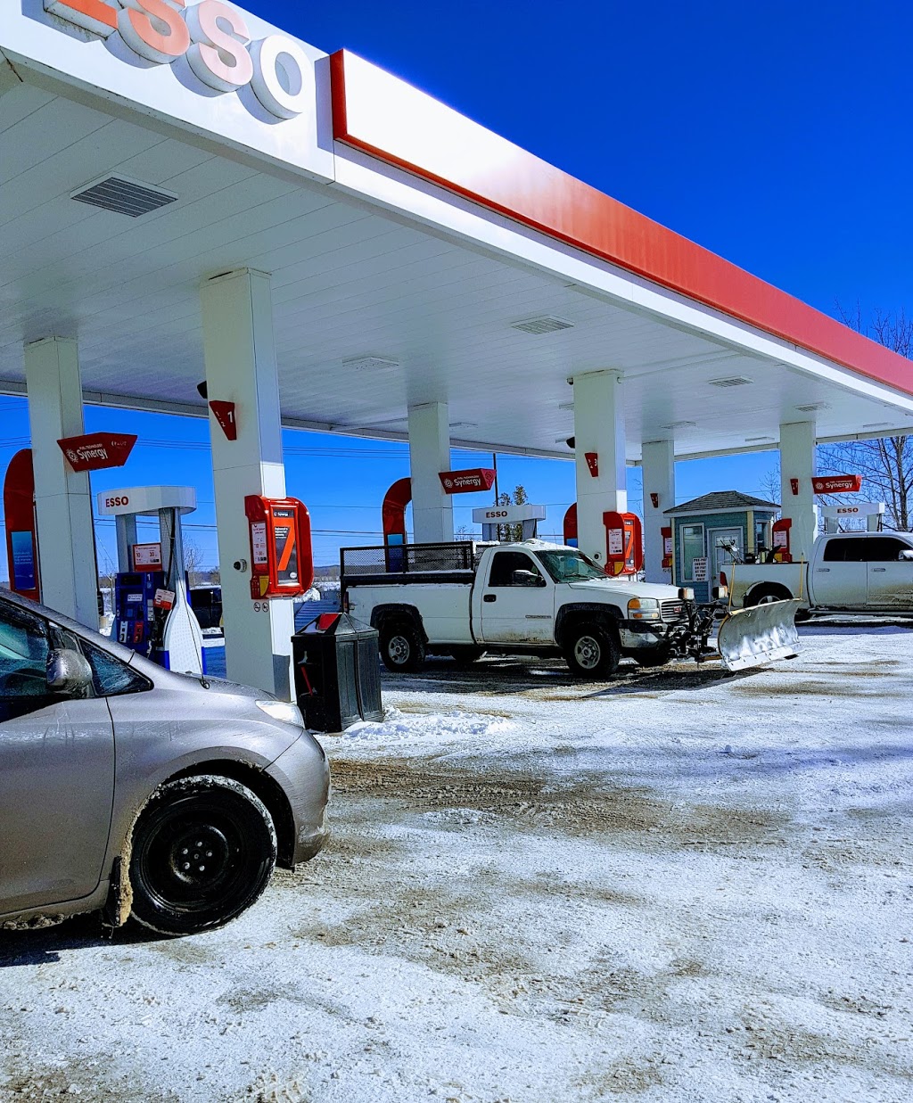 Esso | 430 Pine St, Waubaushene, ON L0K 2C0, Canada | Phone: (705) 538-2424