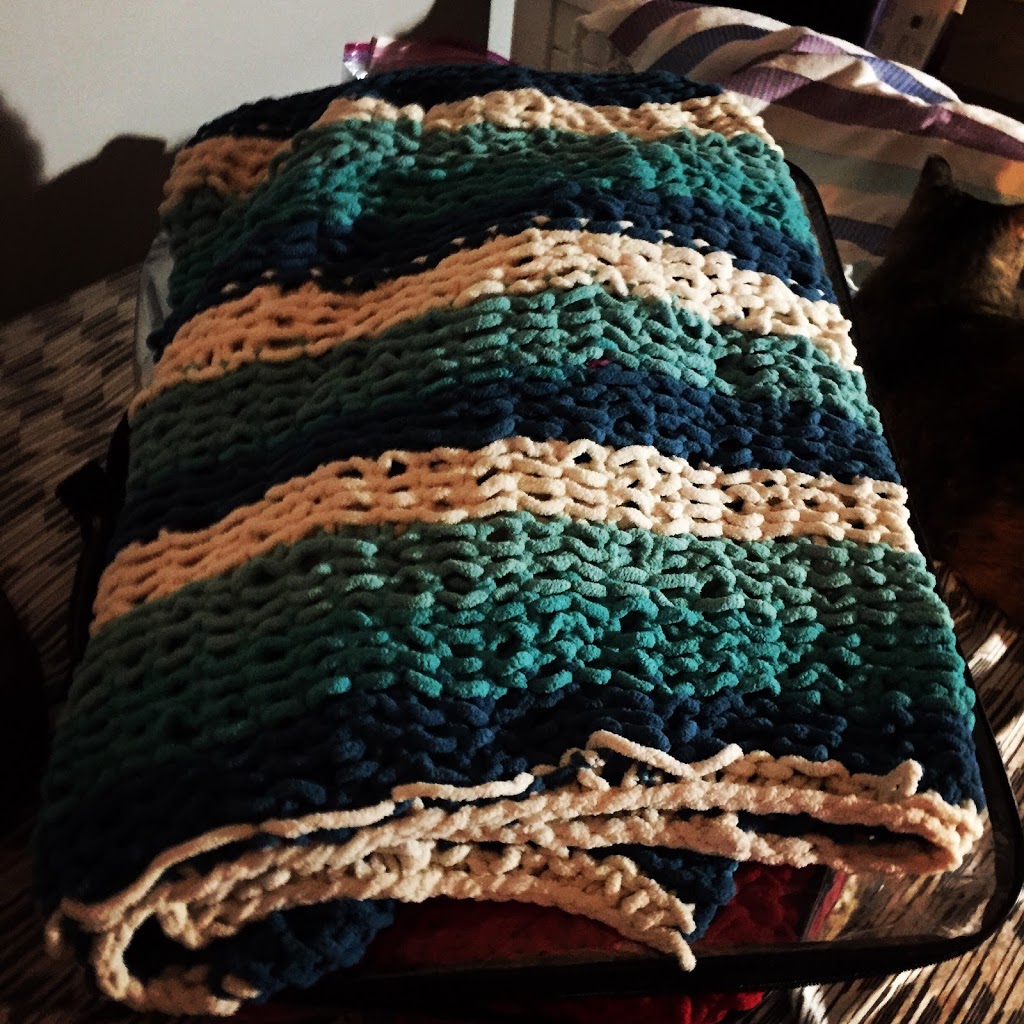 Knitting blankets | 21 Jones Dr, Saint François Xavier, MB R4L 1A1, Canada | Phone: (204) 390-0392