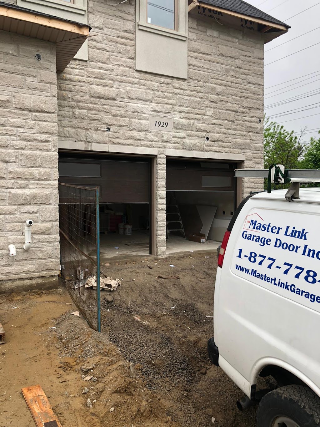 Master link garage doors inc | 237 Etheridge Ave, Milton, ON L9E 1H7, Canada | Phone: (647) 385-4441