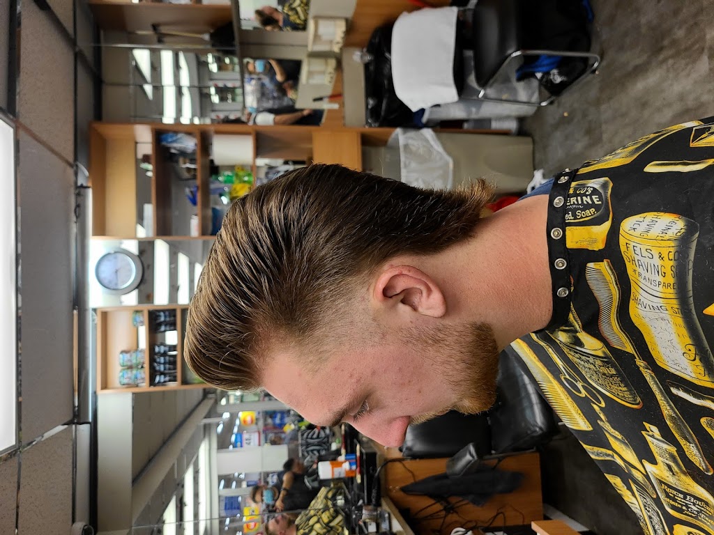 Mos Cut Barber & Hairstylist | 19851 Willowbrook Dr, Langley City, BC V2Y 1A7, Canada | Phone: (604) 539-2242