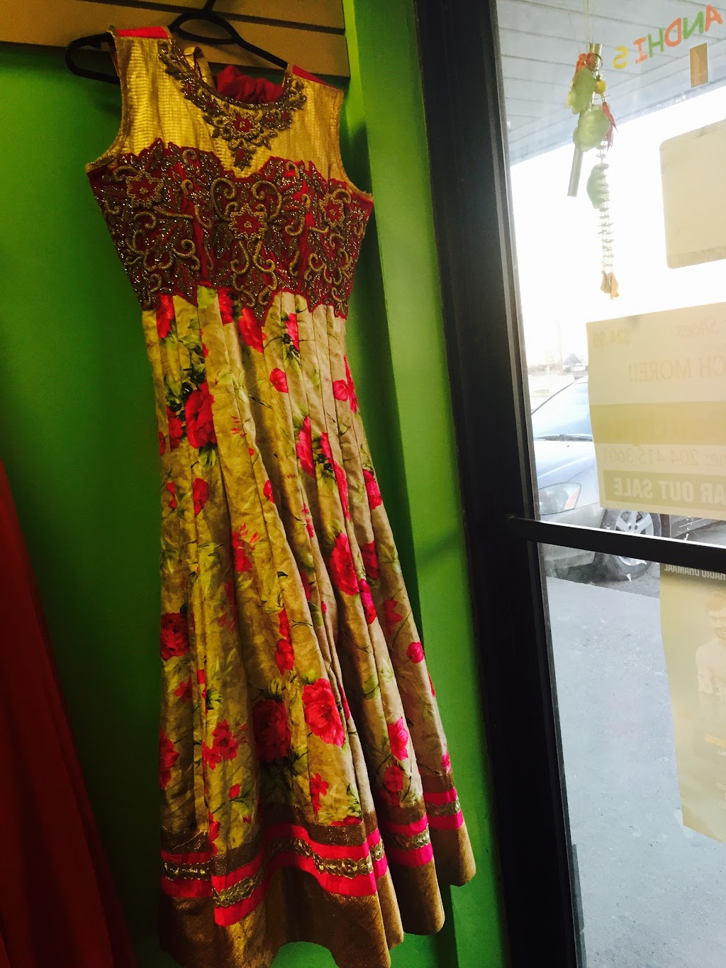 Anmol boutique | 1030 Keewatin St #4, Winnipeg, MB R2R 2E2, Canada | Phone: (204) 415-3601