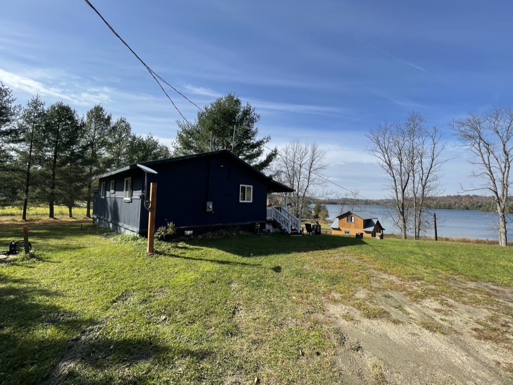 Little Navy Cottage, Lac Heney | 28 Chem. Whitefish, Gracefield, QC J0X 1W0, Canada | Phone: (613) 218-2494