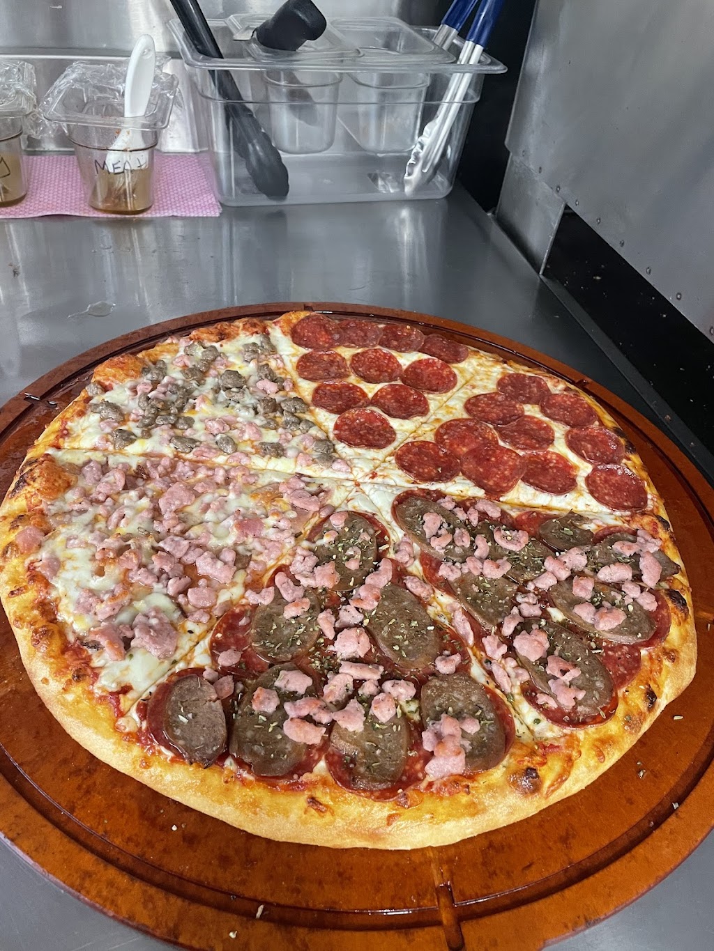 Pizza Pizza | 275 Gorham Rd, Ridgeway, ON L0S 1N0, Canada | Phone: (905) 894-0200