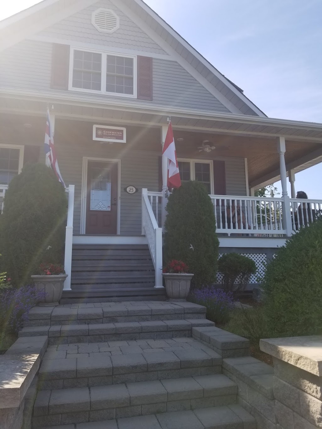 Edgewater Bed and Breakfast | 25 Hill St, Picton, ON K0K 2T0, Canada | Phone: (613) 476-4256