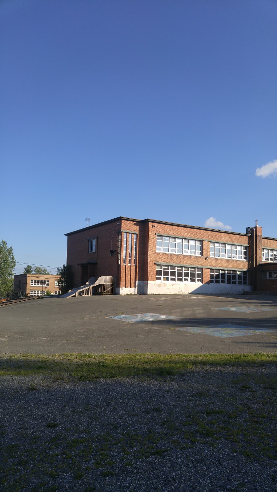 École Saint-Jean-Bosco | 5 Rue Didace, Magog, QC J1X 2P8, Canada | Phone: (819) 843-4641