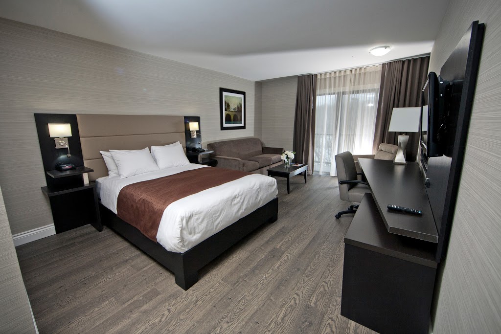 Ramada by Wyndham Ottawa On The Rideau | 2259 Prince of Wales Dr, Nepean, ON K2E 6Z8, Canada | Phone: (613) 288-3500