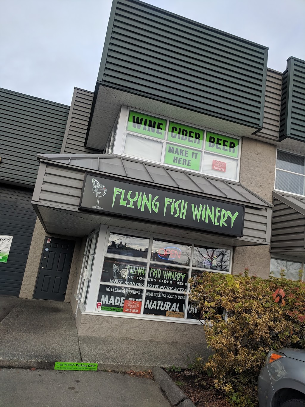 Flying Fish Winery | 6782 Veyaness Rd #3, Saanichton, BC V8M 2C2, Canada | Phone: (250) 652-8818