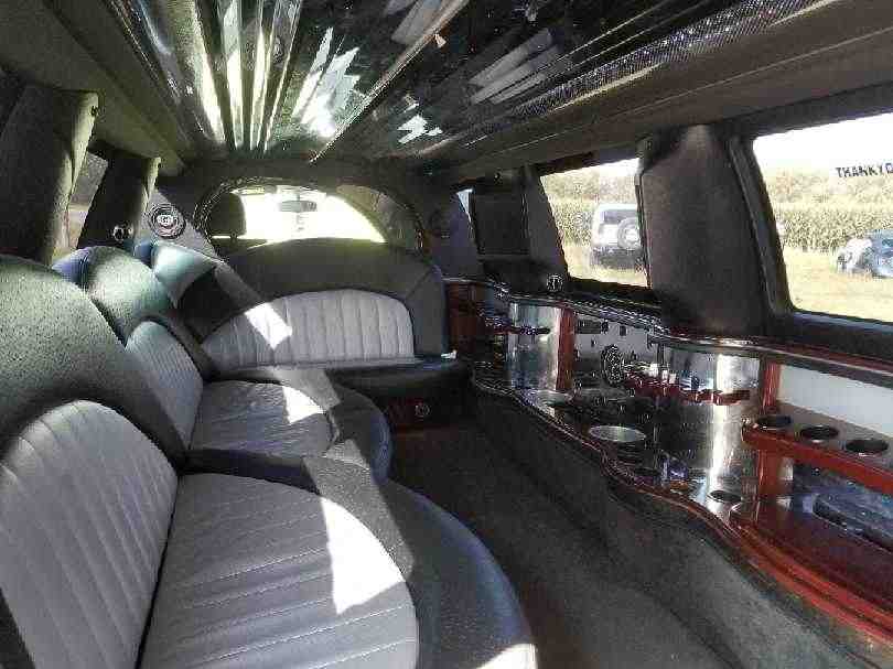 luxury stretch limo | 2480 New Providence St, Oshawa, ON L1L 0C1, Canada | Phone: (416) 834-6603