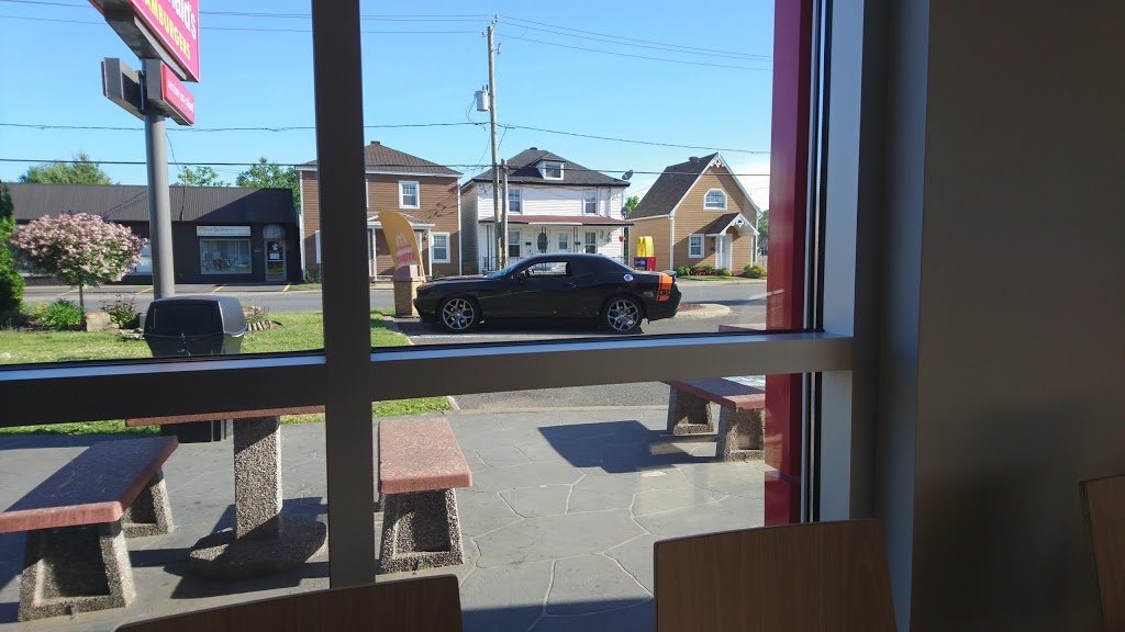 McDonalds | 220 Rue Victoria, Sorel-Tracy, QC J3P 1Z5, Canada | Phone: (450) 742-6250