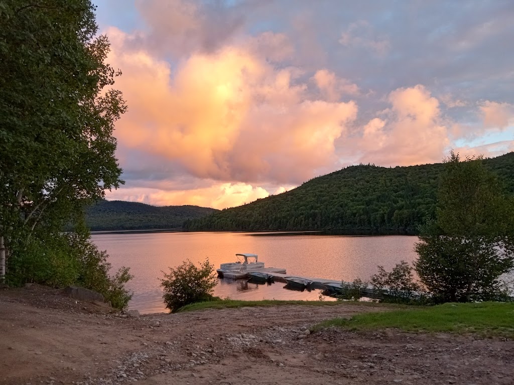 Pourvoirie 100 lacs sud | Lac Adonis, Antoine-Labelle, QC J0W 1K0, Canada | Phone: (819) 410-1888